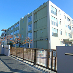 東高津小学校